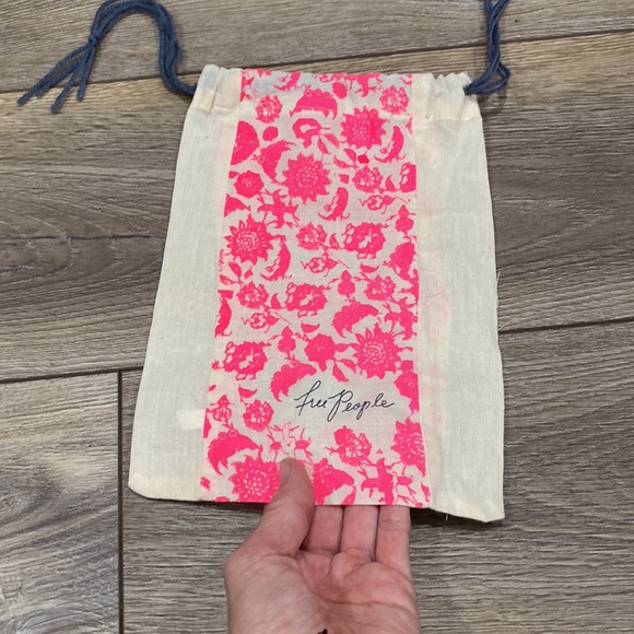 FREE PEOPLE Pink White Cotton Muslin Small Drawstring Bag - Picture 4 of 8